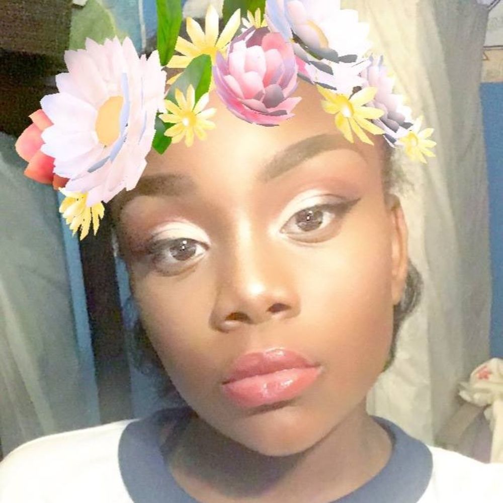 Meet your Posher, Cassandra